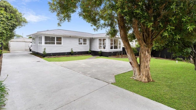 11 Clayton Road, Manurewa, Auckland - Carousel 1