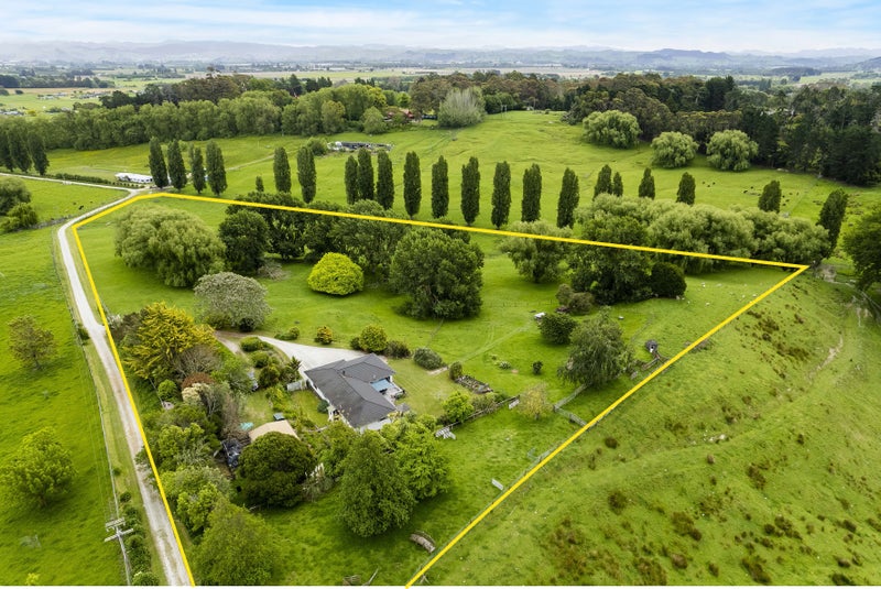 575B Back Ormond Road, Makauri, Gisborne - Carousel 1