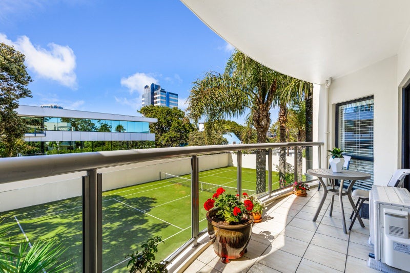 1E/6 COLLINS ST, Takapuna, Auckland - Carousel 2