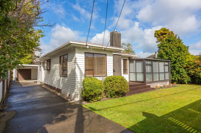 25 Russell Road, Wainuiomata, Lower Hutt - Carousel 1