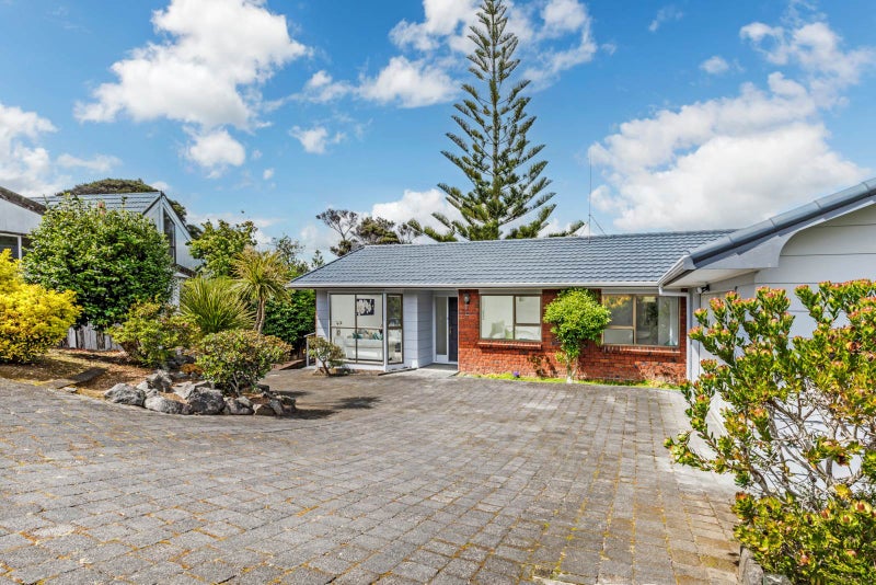 5 Portsea Place, Chatswood, Auckland - Carousel 2