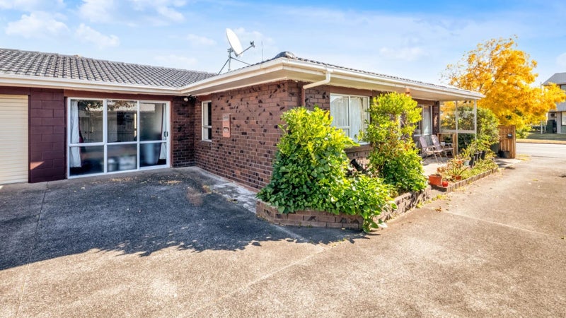 1/40 Aviemore Drive, Highland Park, Auckland - Carousel 1