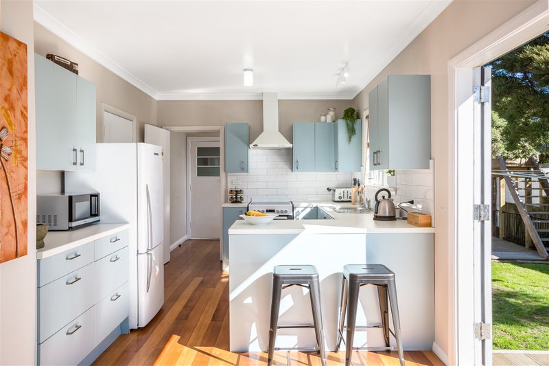 44 Grays Road, Plimmerton, Porirua - Carousel 2