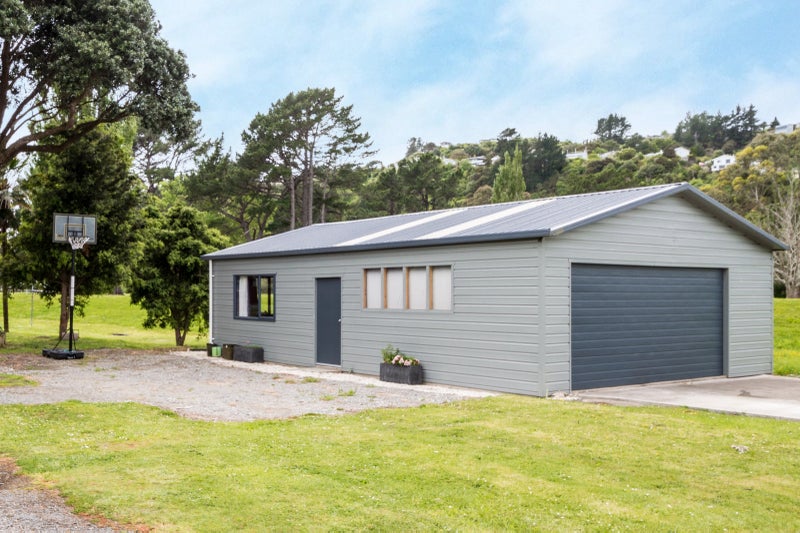 9 York Avenue, Manor Park, Lower Hutt - Carousel 1