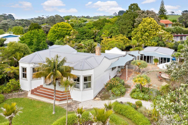 9 Tainui Road, Waiuku - Carousel 1
