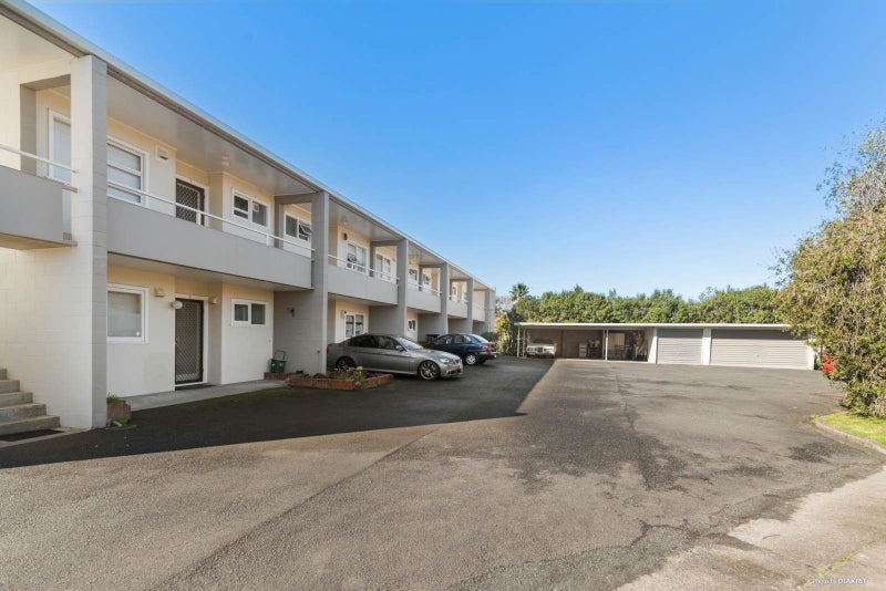 3/28 Evelyn Place, Hillcrest, Auckland - Carousel 1