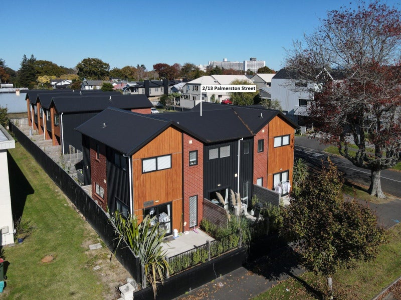 2/13 Palmerston Street, Hamilton Central, Hamilton - Carousel 2