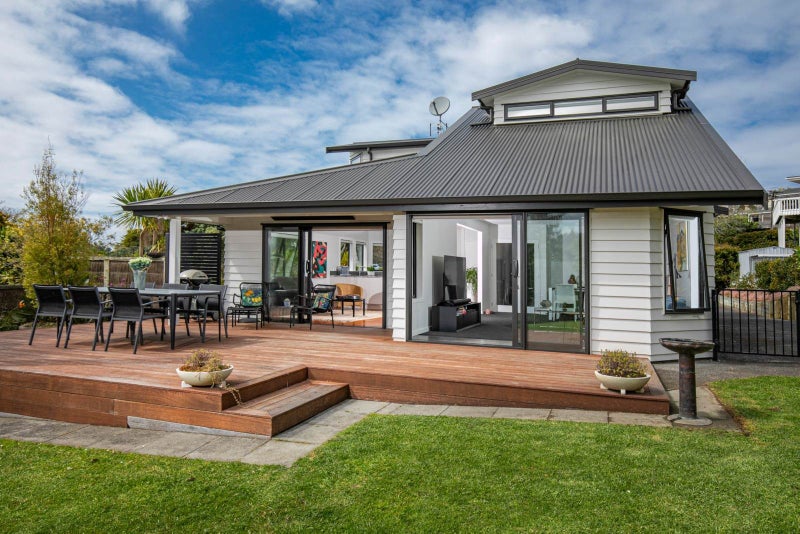 73 Penzance Road, Mairangi Bay, Auckland - Carousel 1