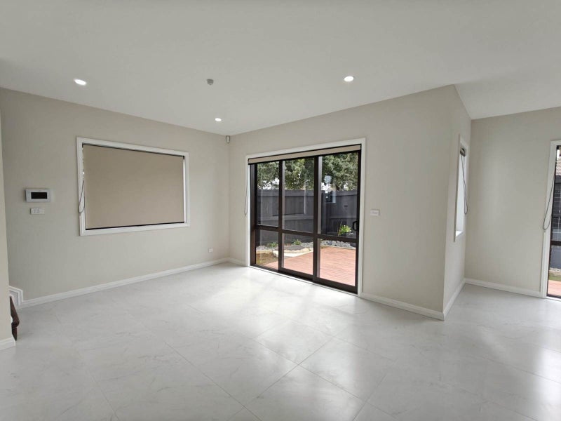 52 Hutchinsons Road, Bucklands Beach, Auckland - Carousel 2