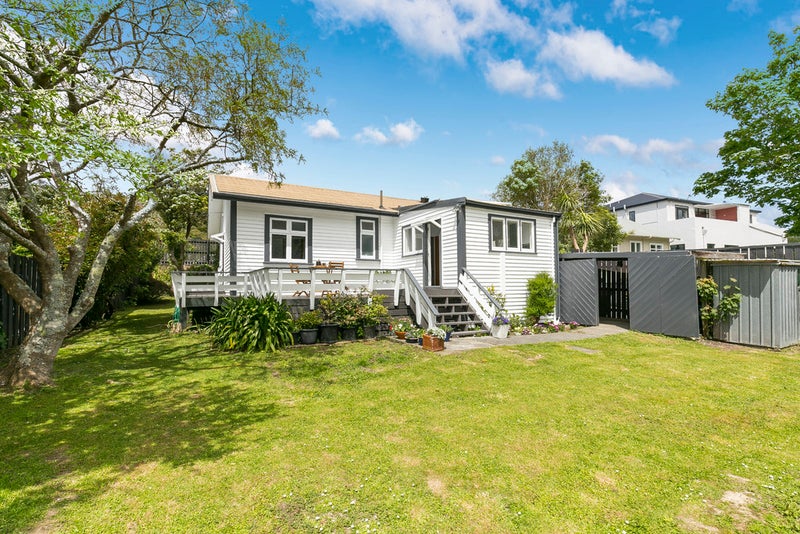 334 Karori Road, Karori, Wellington - Carousel 2