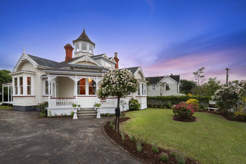 41 Stanley Point Road, Stanley Point, Auckland - Carousel 1