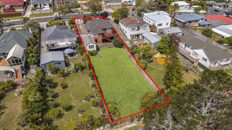 6 Pinewood Street, Avondale, Auckland - Carousel 1