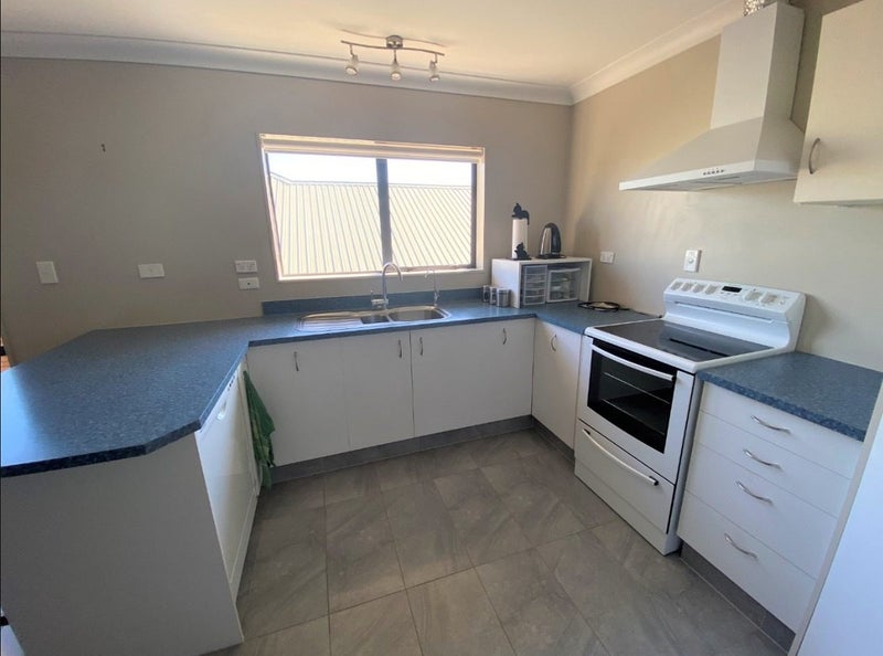 298 Grandview Road, Western Heights, Hamilton - Carousel 2