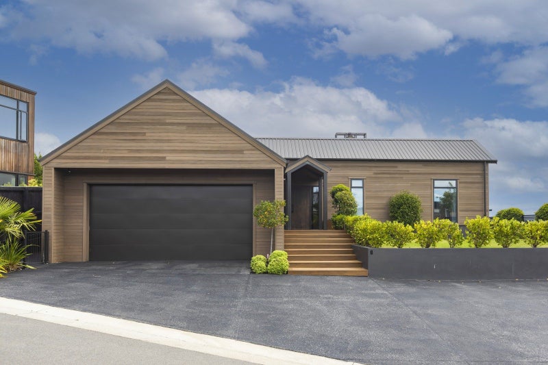 8 Dove Grove, Westmorland, Christchurch - Carousel 2