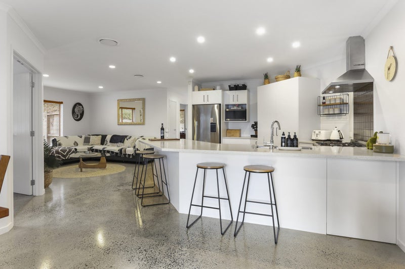 103H Glengarry Road, Glen Eden, Auckland - Carousel 1