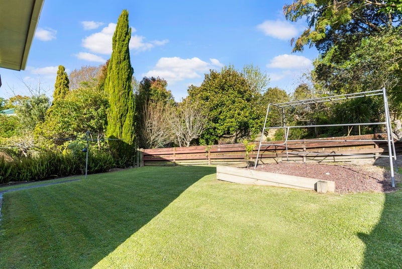 2/25 Ciprian Place, Henderson, Auckland - Carousel 11