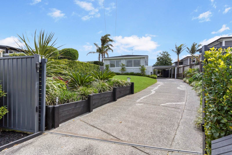 4 California Place, Wai o Taiki Bay, Auckland - Carousel 1