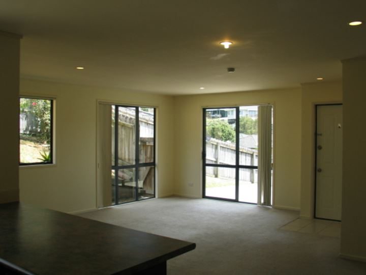 11 Dovey Place, Massey, Auckland - Carousel 2