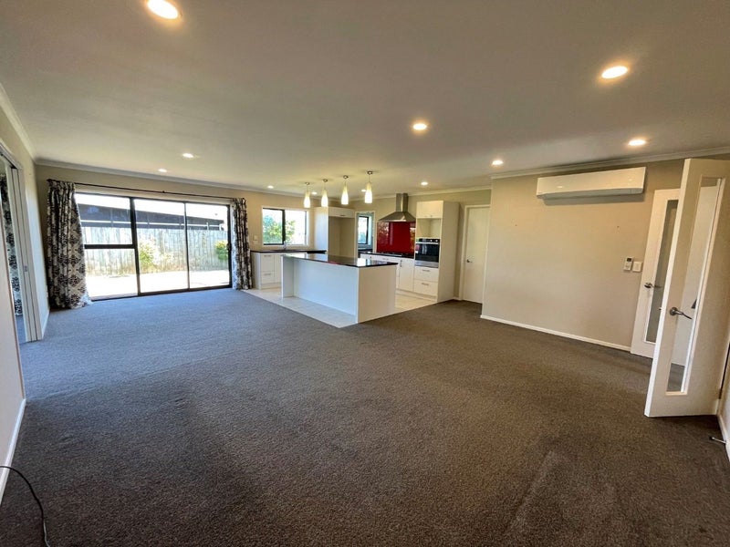 6 Rayner Way, Glen Avon, New Plymouth - Carousel 2