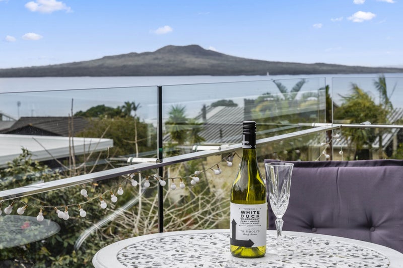 2/5 Marama Street, Castor Bay, Auckland - Carousel 2