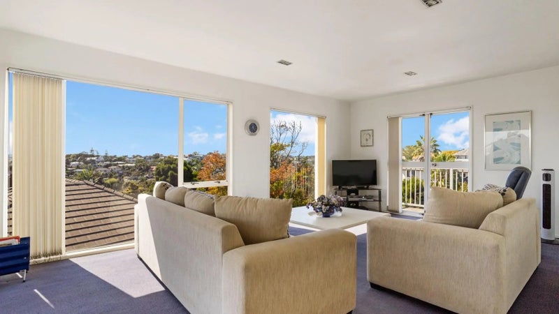 64 Codrington Crescent, Mission Bay, Auckland - Carousel 2