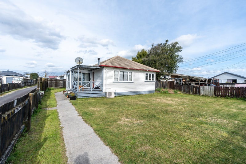 9 Breckons Avenue, Nawton, Hamilton - Carousel 11