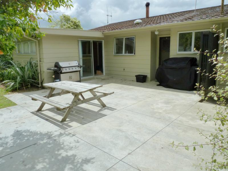 2 Geraldine Crescent, Cloverlea, Palmerston North - Carousel 10