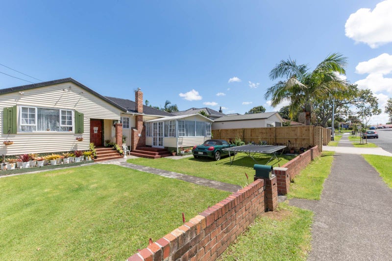 17A Landscape Road, Papatoetoe, Auckland - Carousel 1