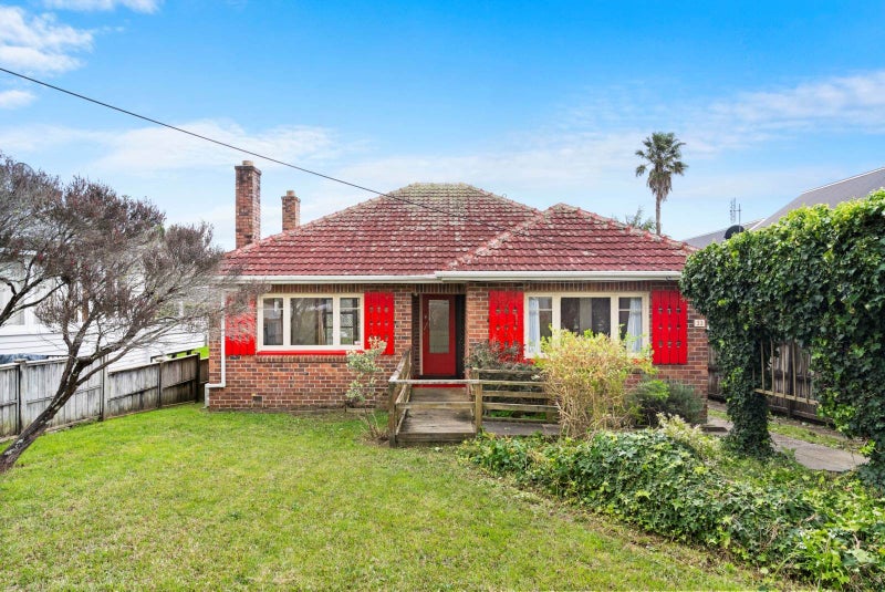 33 St Michaels Avenue, Point Chevalier, Auckland - Carousel 1