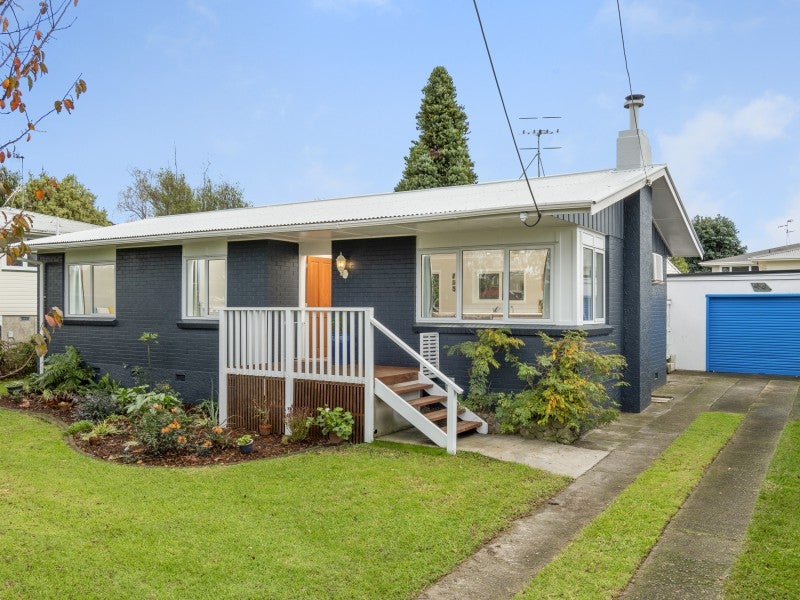 42 Kingswood Road, Brookfield, Tauranga - Carousel 1