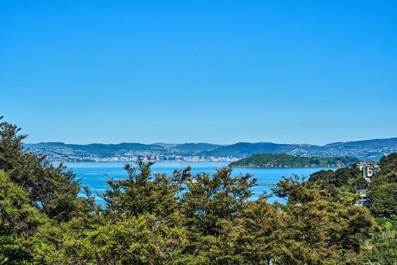 9 Whiorau Grove, Lowry Bay, Lower Hutt - Carousel 2