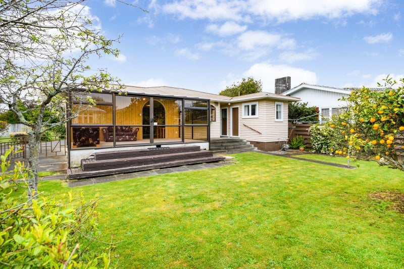 12 Edwards Place, Terrace End, Palmerston North - Carousel 15