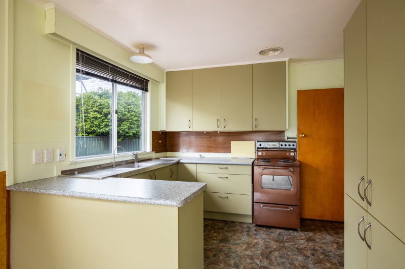 7 Lydford Place, Spotswood, New Plymouth - Carousel 2