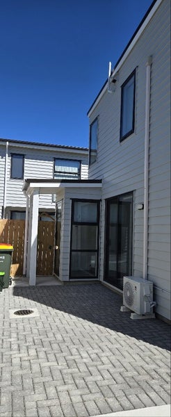 37 Kapia Drive, Takanini, Auckland - Carousel 1