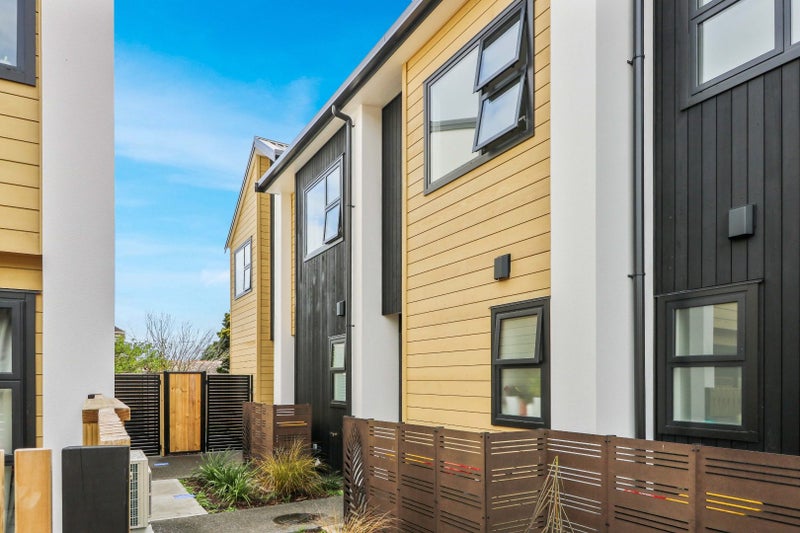 3/35 Sladden Street, Naenae, Lower Hutt - Carousel 1