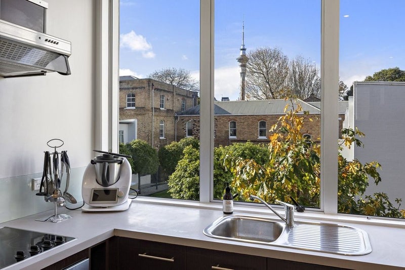 8 Telpher Street, Auckland Central, Auckland - Carousel 2