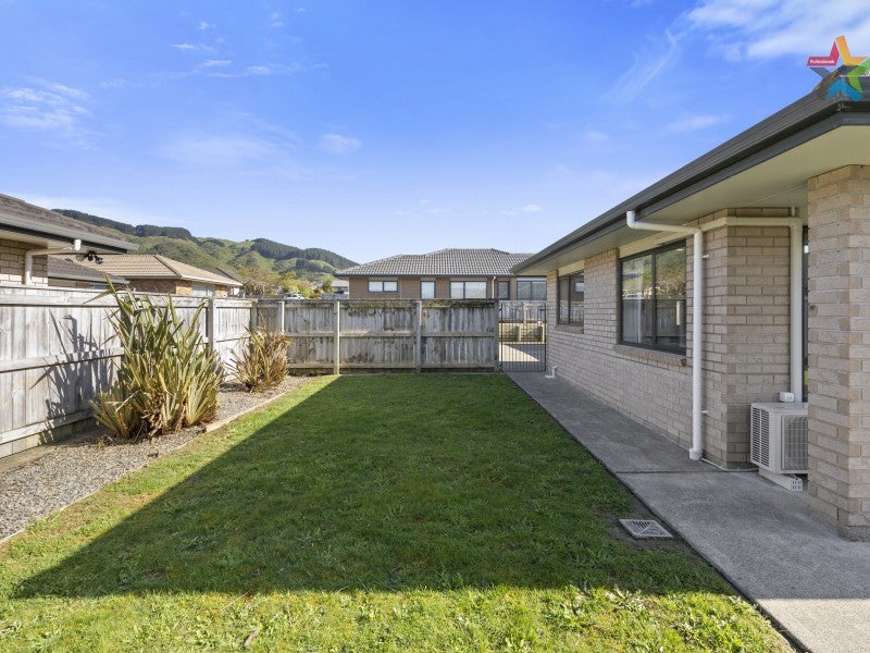 8 Percy Kinsman Crescent, Riverstone Terraces, Upper Hutt - Carousel 2