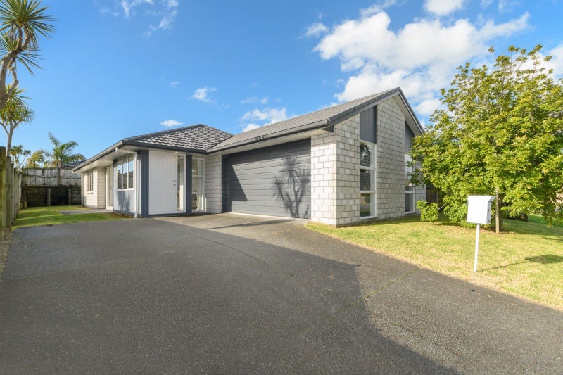50 Landing Drive, Pyes Pa, Tauranga - Carousel 1