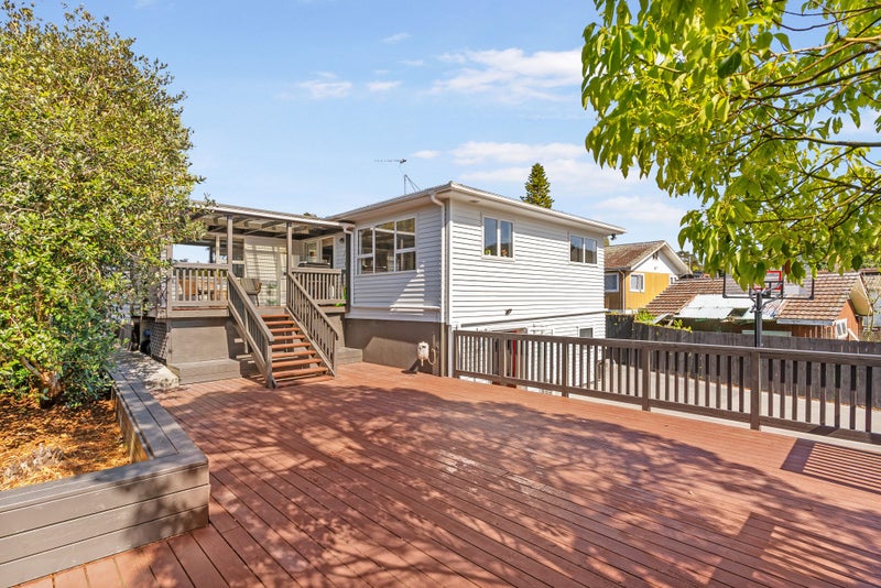 18 Grassmere Road, Henderson Valley, Auckland - Carousel 1