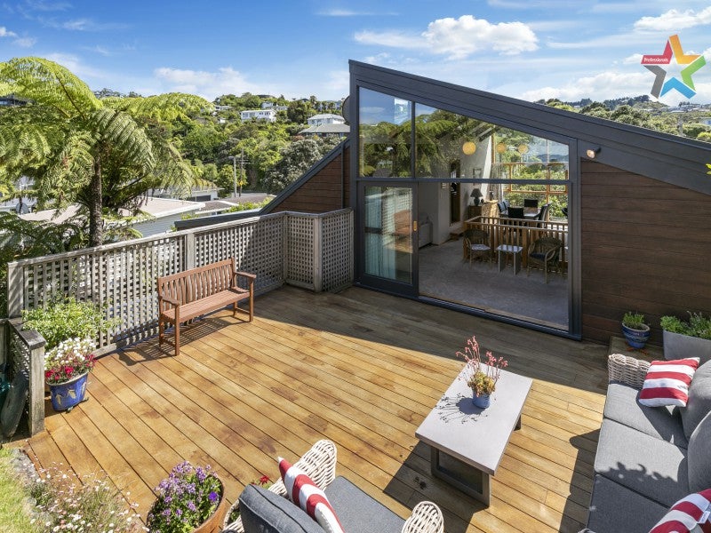 7 Pekanga Road, Normandale, Lower Hutt - Carousel 1