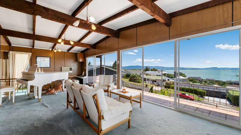 21 Vivian Drive, Omokoroa - Carousel 1