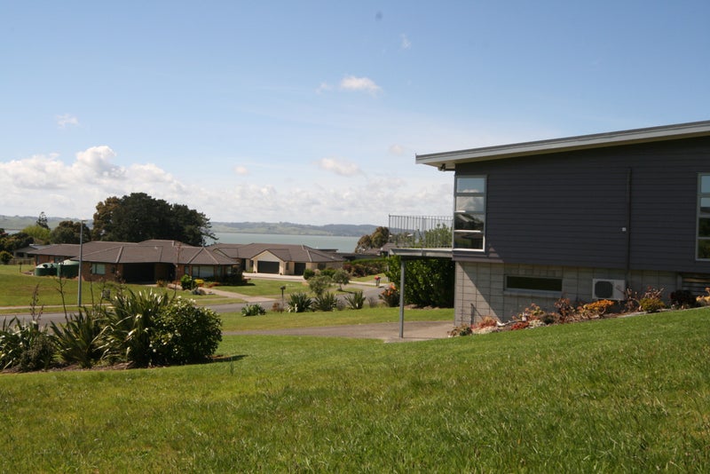 15 Omana Avenue, Helensville - Carousel 2