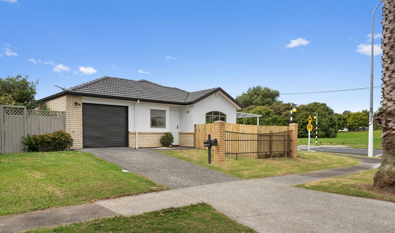 1 Ashmere Lane, Weymouth, Auckland - Carousel 1