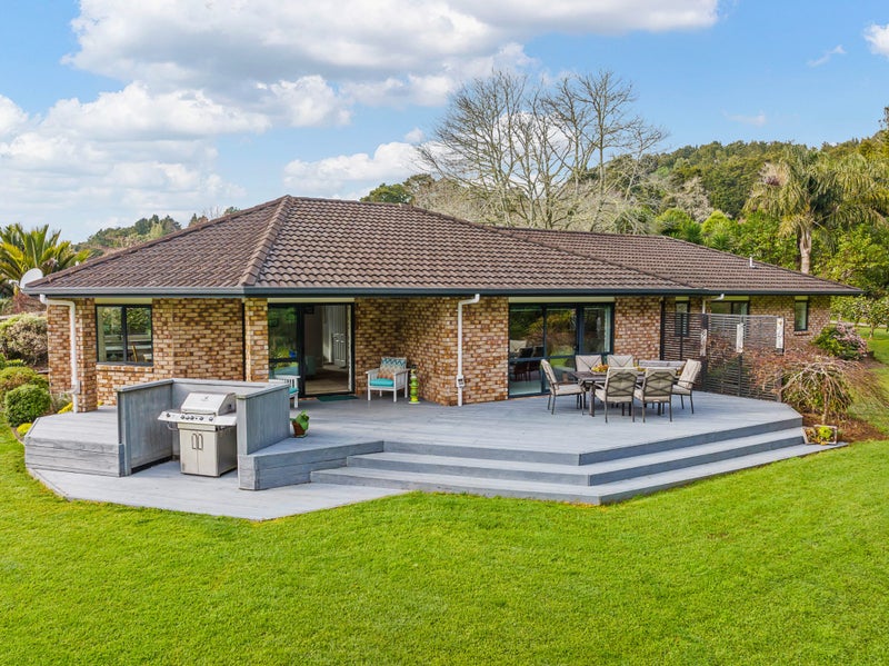 15 Georgia Lane, Kamo, Whangarei - Carousel 1