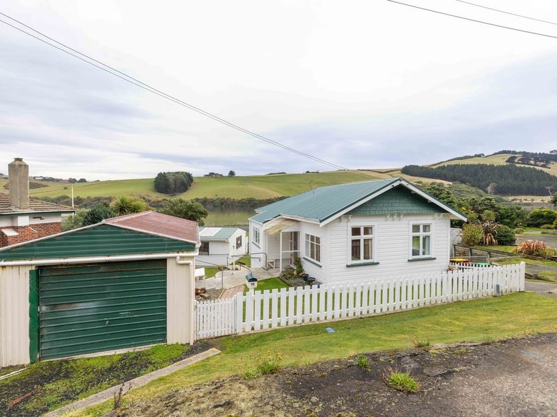 19 Oregon Street, Ocean Grove, Dunedin - Carousel 2