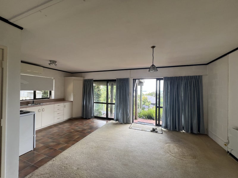 16 Pounamu Place, Shelly Park, Auckland - Carousel 2