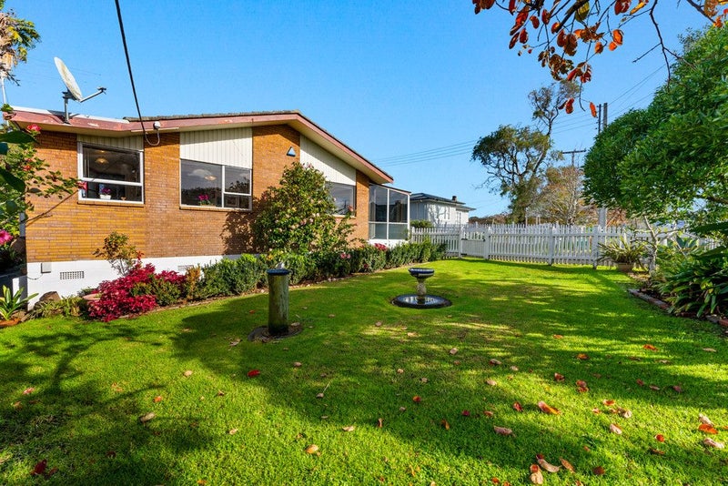 1/5 Tobruk Crescent, Milford, Auckland - Carousel 1