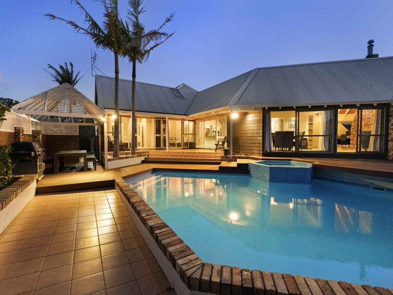 77A The Parade, Bucklands Beach, Auckland - Carousel 1