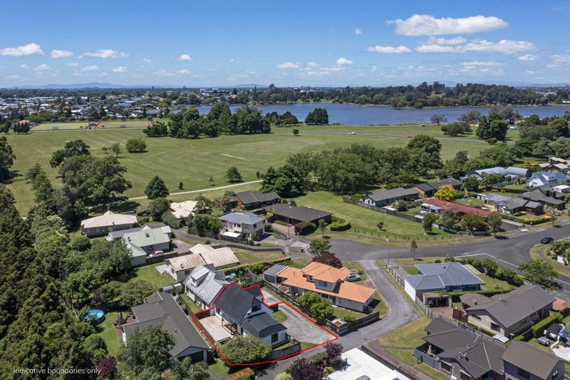 21A Rimmington Drive, Hamilton Lake, Hamilton - Carousel 2