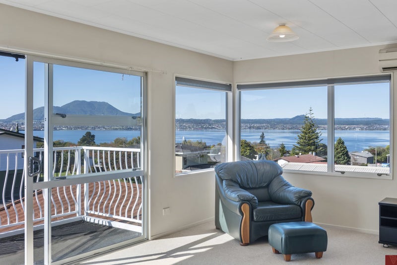 7 Reeves Road, Acacia Bay, Taupō - Carousel 1